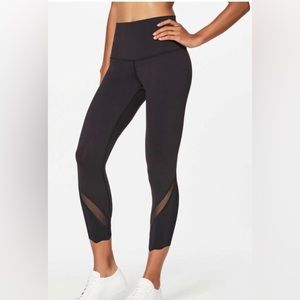 Lululemon 23” scalloped wunder under legging size 4